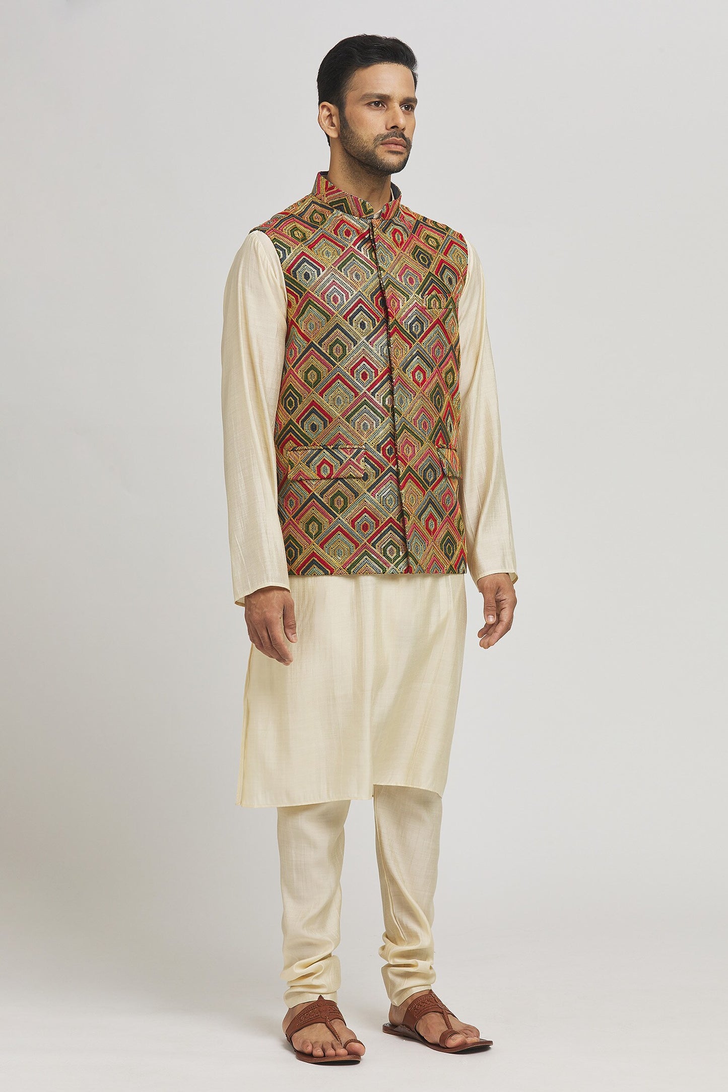 Tyohaar Embroidered Bundi Jacket