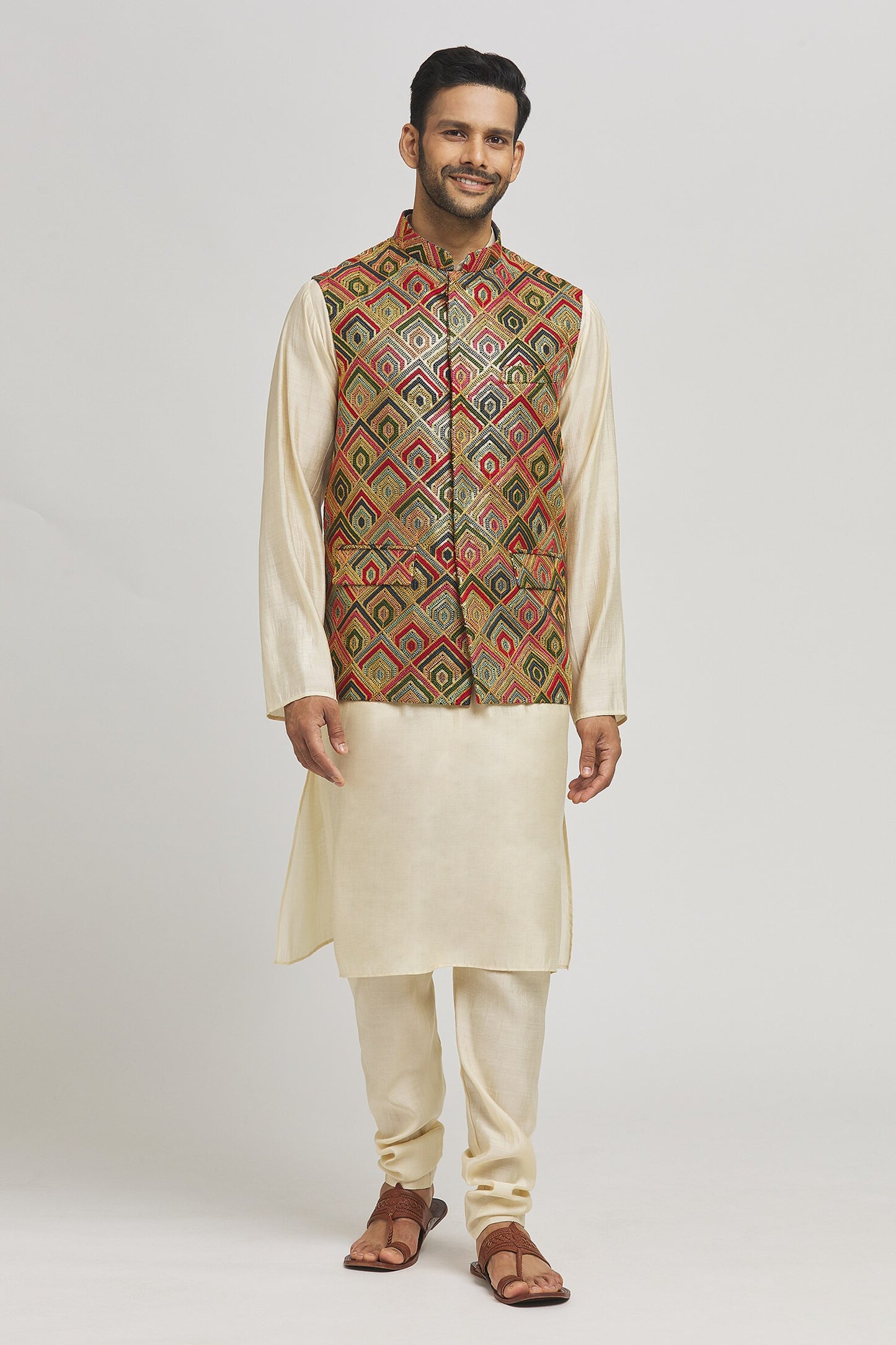 Tyohaar Embroidered Bundi Jacket