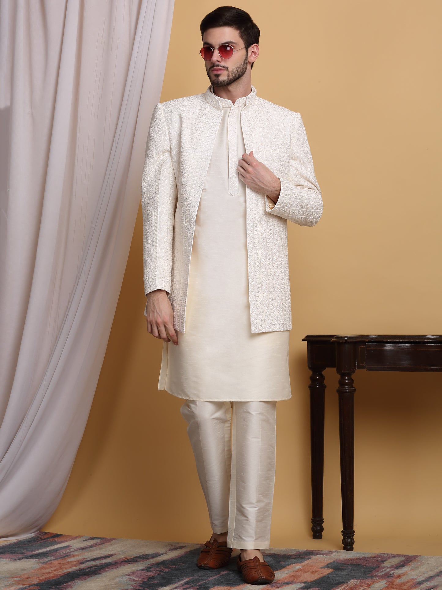 Om Embroidered Open Jacket Set - Ivory