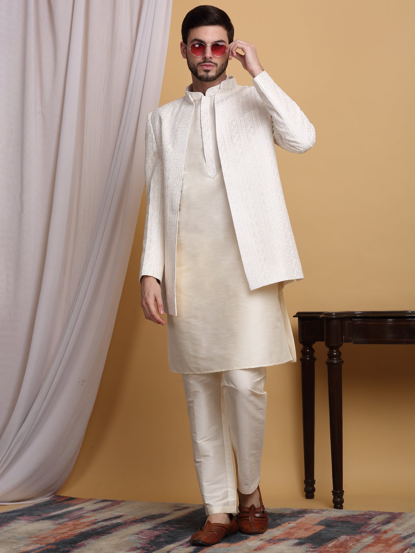 Om Embroidered Open Jacket Set - Ivory