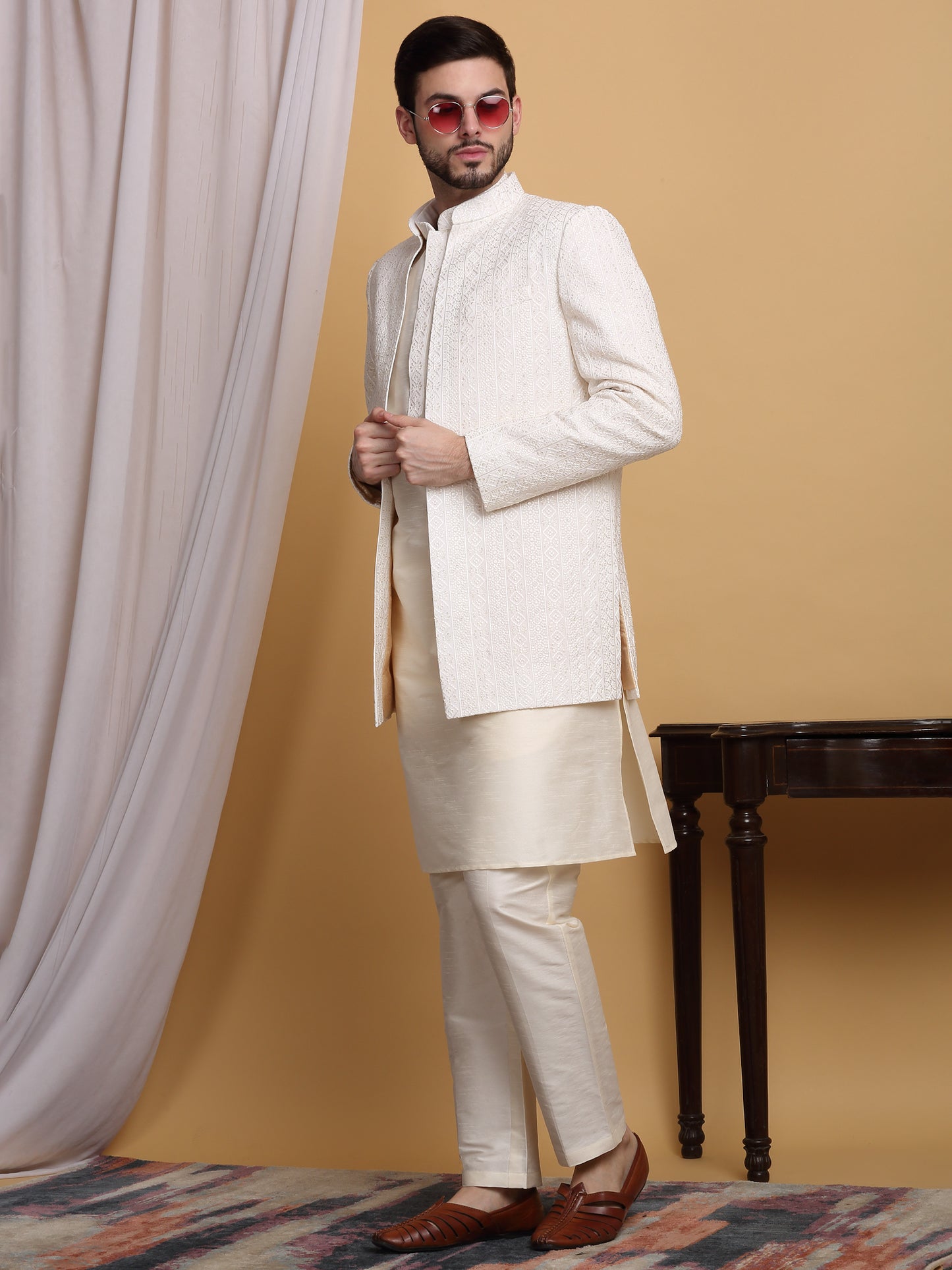 Om Embroidered Open Jacket Set - Ivory